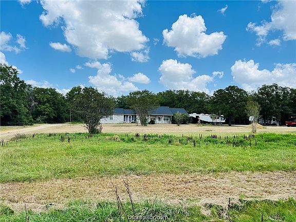 4th image of 8515 Smith Ln