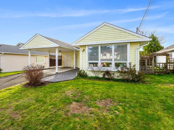 660 25th St, Courtenay, BC V9N 8J3