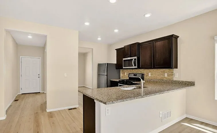 308 Bowles Street — Photo 4