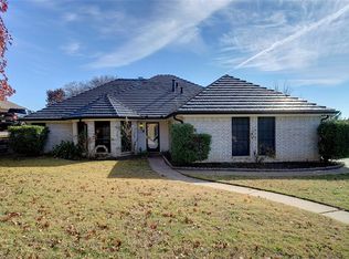 8604 Canyon Crest Rd, Fort Worth, TX 76179