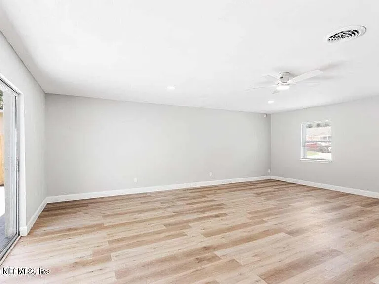 1554 Shirl Ln — Photo 14