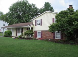 3 Blue Spruce Ln, Fairport, NY 14450