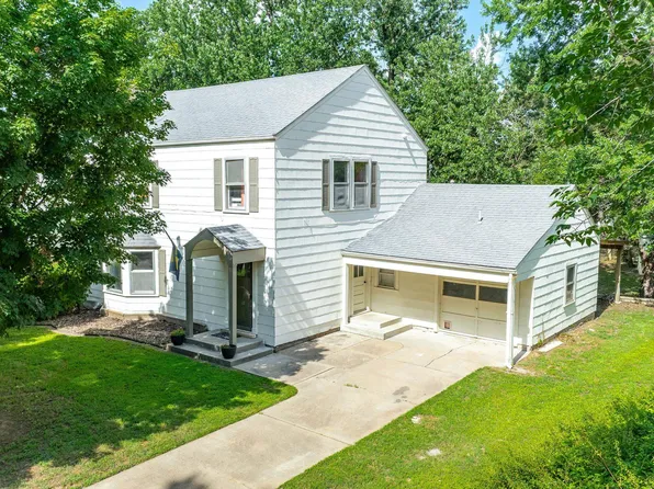 1322 N 4th St, Arkansas City, KS 67005