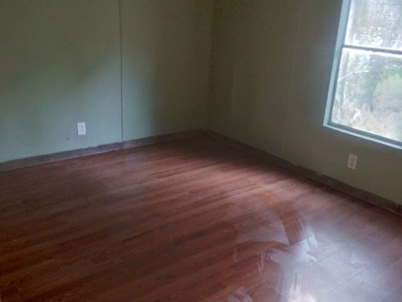 3rd image of 127 Joann Dr