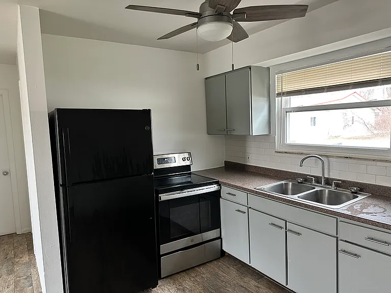 16183 Crest Dr #1 — Photo 1
