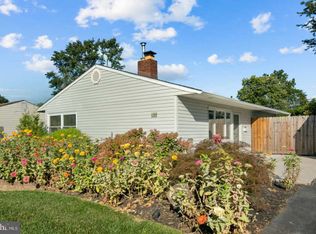 100 Blue Ridge Dr, Levittown, PA 19057