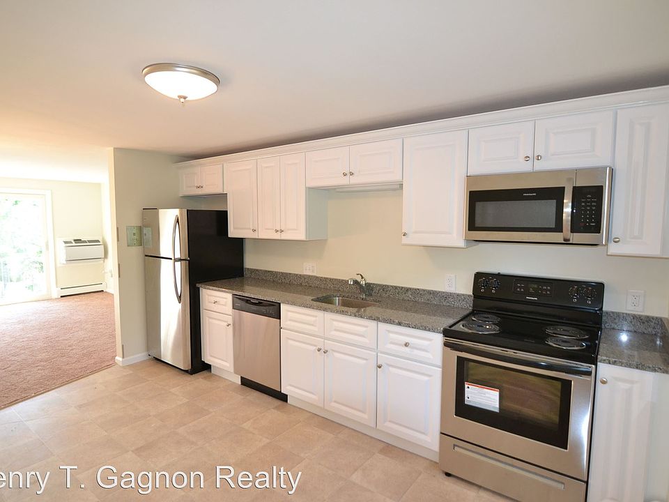 1st image of 402 Merrimac St APT 5