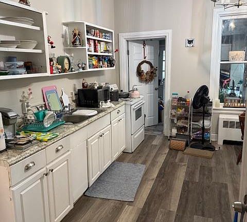 4th image of 112 N Conococheague St