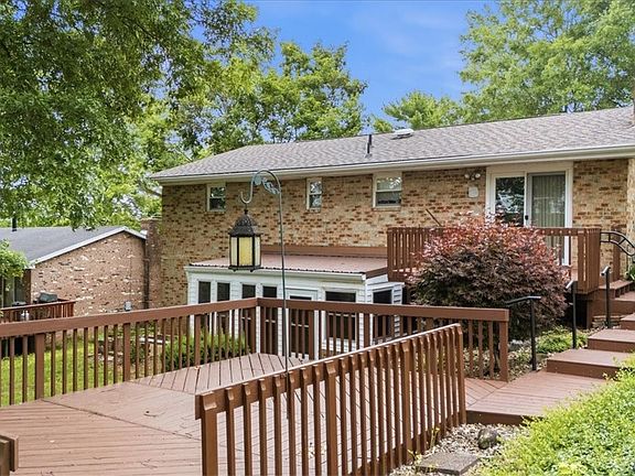 5th image of 2608 Capital Dr