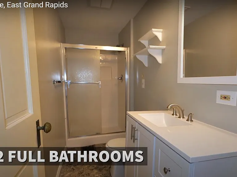 669 Lake Dr SE #1 — Photo 6