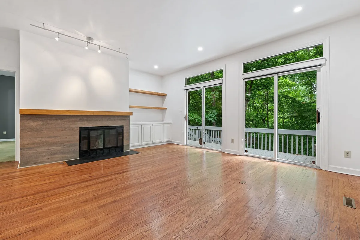 Building Photo - 700 Bolin Creek Dr