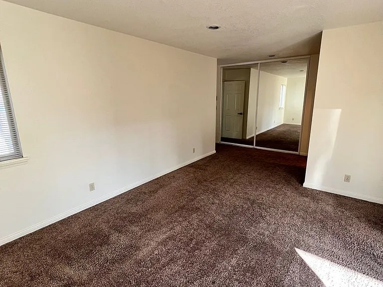 1355 NW Davenport Ave — Photo 15