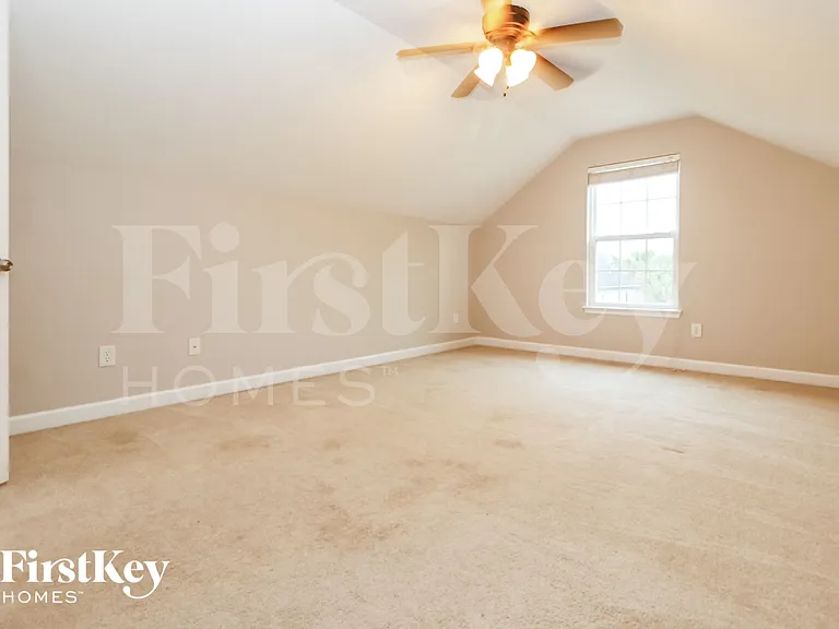 505 Crossland Dr — Photo 13