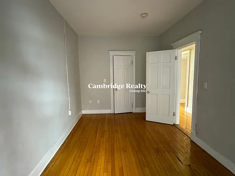 8 Farrington Ave #4T — Photo 16