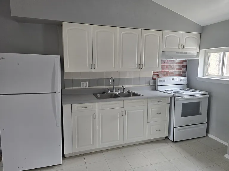 1936 Cambridge St #2 — Photo 1