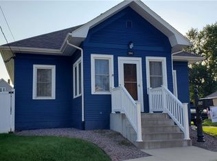 204 S 5th St, Bellevue, IA 52031