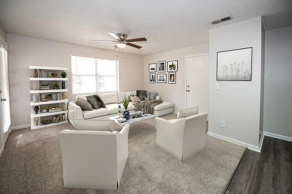 Park Hills Apartments — Photo 1