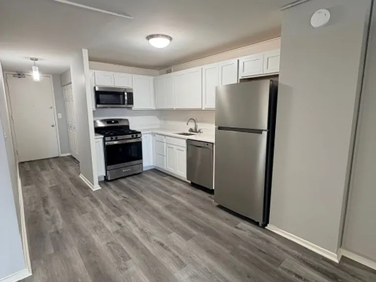 7251 At Waters Edge — Photo 9