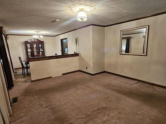 4th image of 7465 & 7467 Pinewood Dr