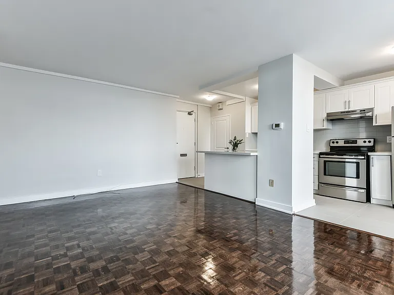 20 Prince Arthur Ave — Photo 15
