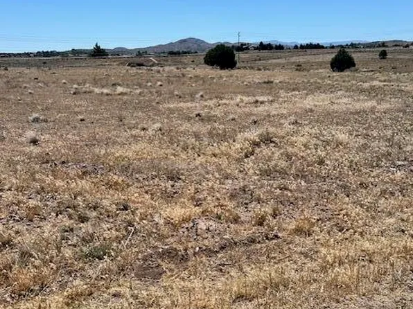 21615 N Roberts Rd, Paulden, AZ 86334