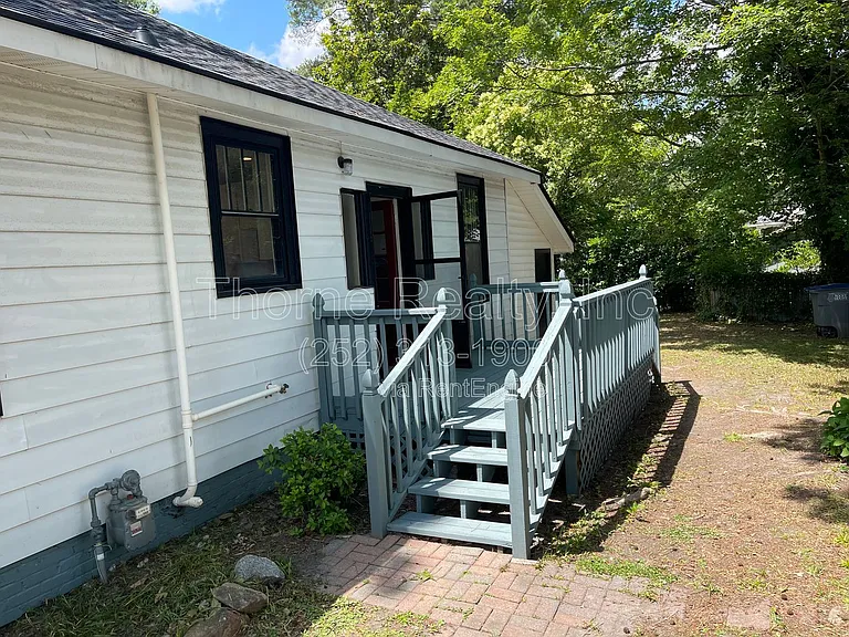 1524 Sunset Ave — Photo 15
