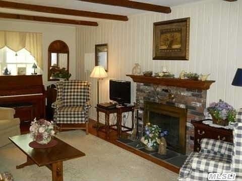 2nd image of 5 Robert Townsend Dr