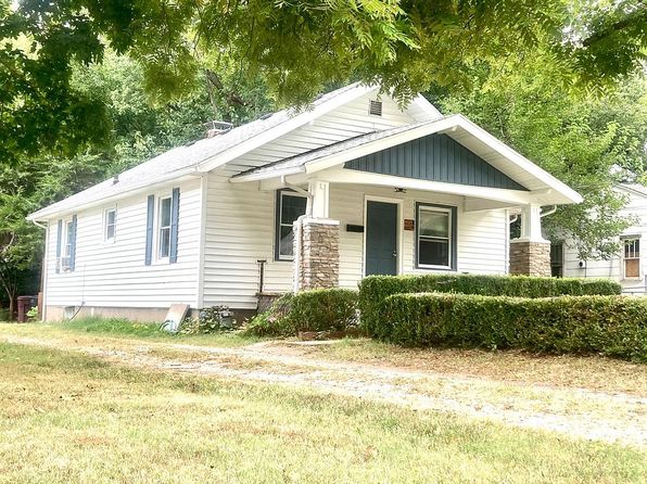 1061 S New Ave