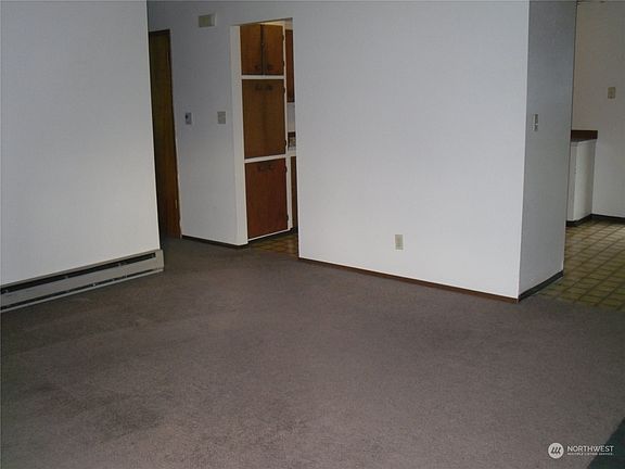3rd image of 2423 S 137th Street