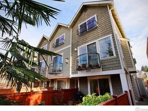 3018 C 60th Ave SW, Seattle, WA 98116