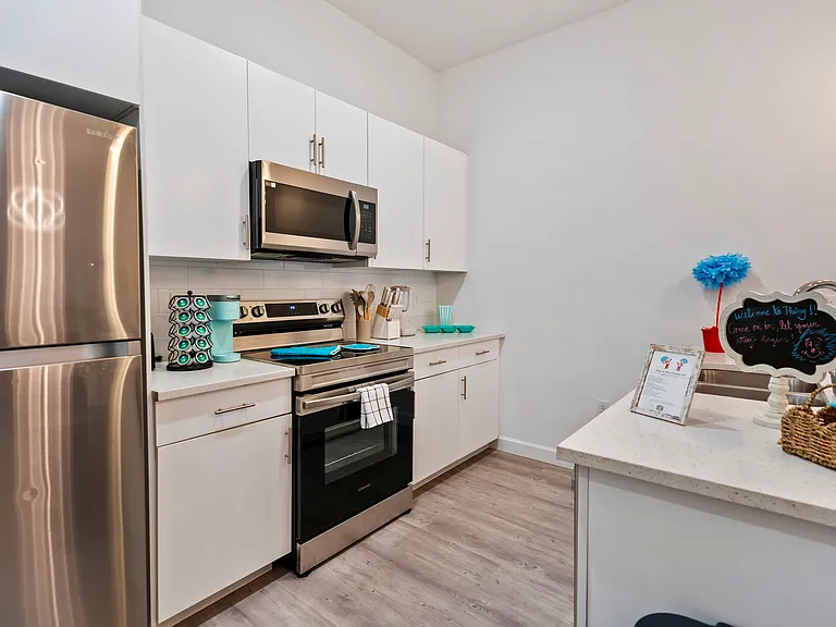 633 Trikomo Dr — Photo 40