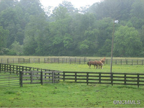 1st image of 150 Forest Acres Dr