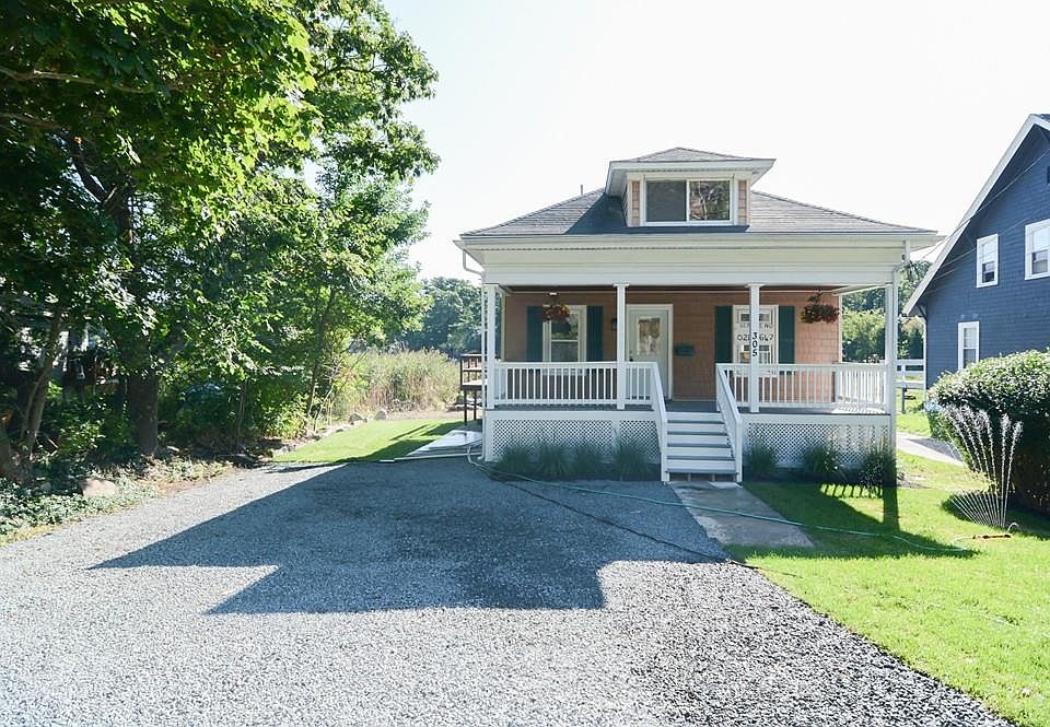 1st image of 305 Essex Ave