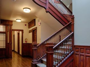 1605 Hennepin Ave #32, Minneapolis, MN 55403