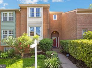 2005 Hopewood Dr, Falls Church, VA 22043