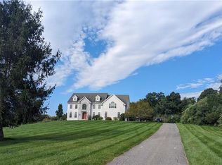 17 Hillcrest Dr, New Milford, CT 06776