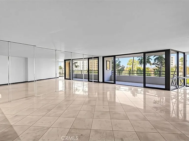4337 Marina City Dr #149 — Photo 4