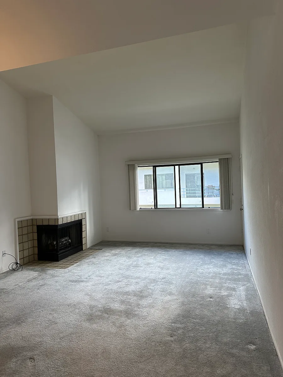 Building Photo - 4661 Albany Cir #137