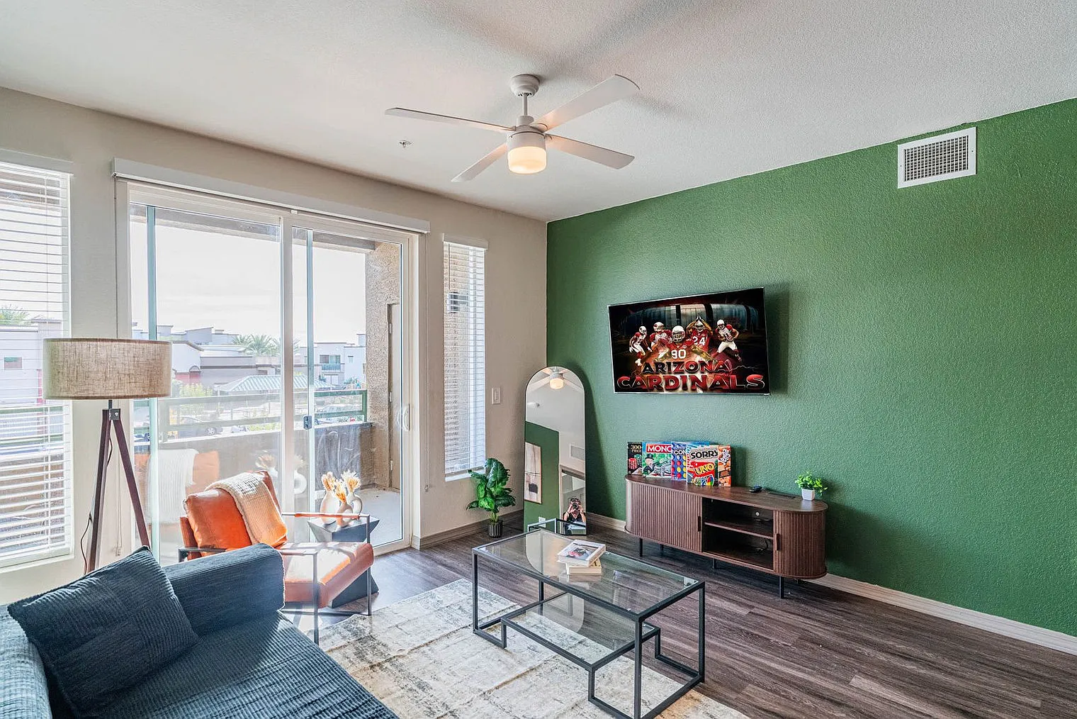 2 bed, 2.0 bath, 1044 sqft, $3,023 — Photo 2