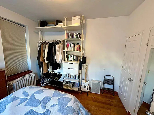 Rented by Universal Realty Group | media 2