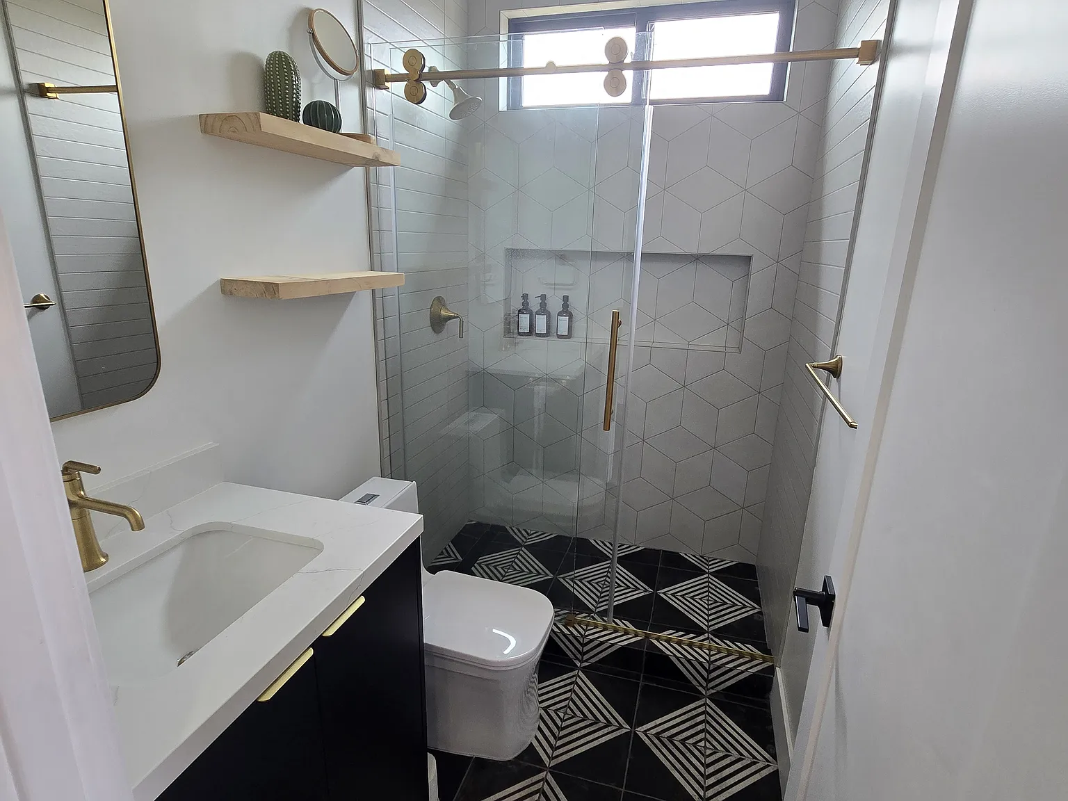 Studio, 325 sqft, $2,000 — Photo 3