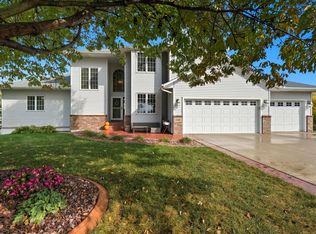 106 Meadow Wood Ct, Jordan, MN 55352