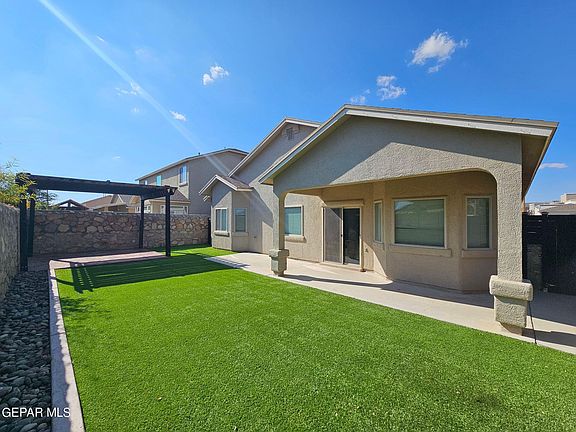 5th image of 14656 Alton Oaks Ave