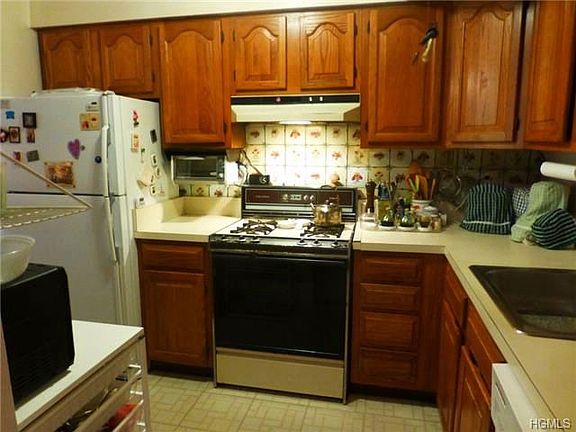 5th image of 340 Central Park Ave APT A1