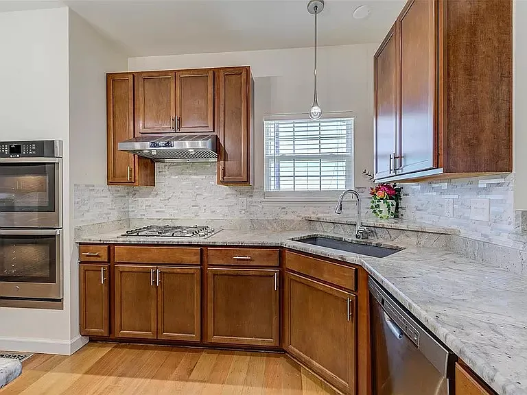 101 Hannahs Mill Dr — Photo 12