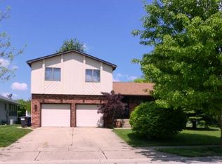 1040 Bunker Ln, Decatur, IL 62526