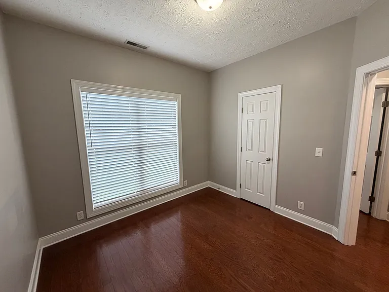 4517 Hammock Dr — Photo 18