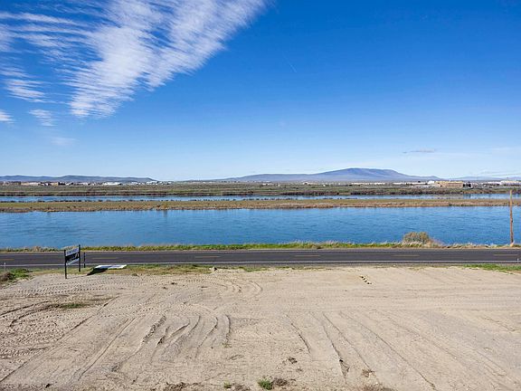 5th image of 161 Riviera Dr