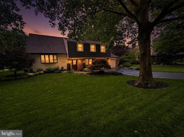 572 Sterling St, Newtown, PA 18940