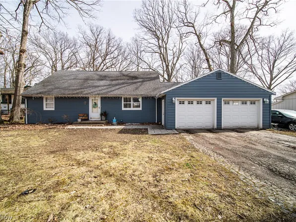 4444 Diane Dr, Ashtabula, OH 44004